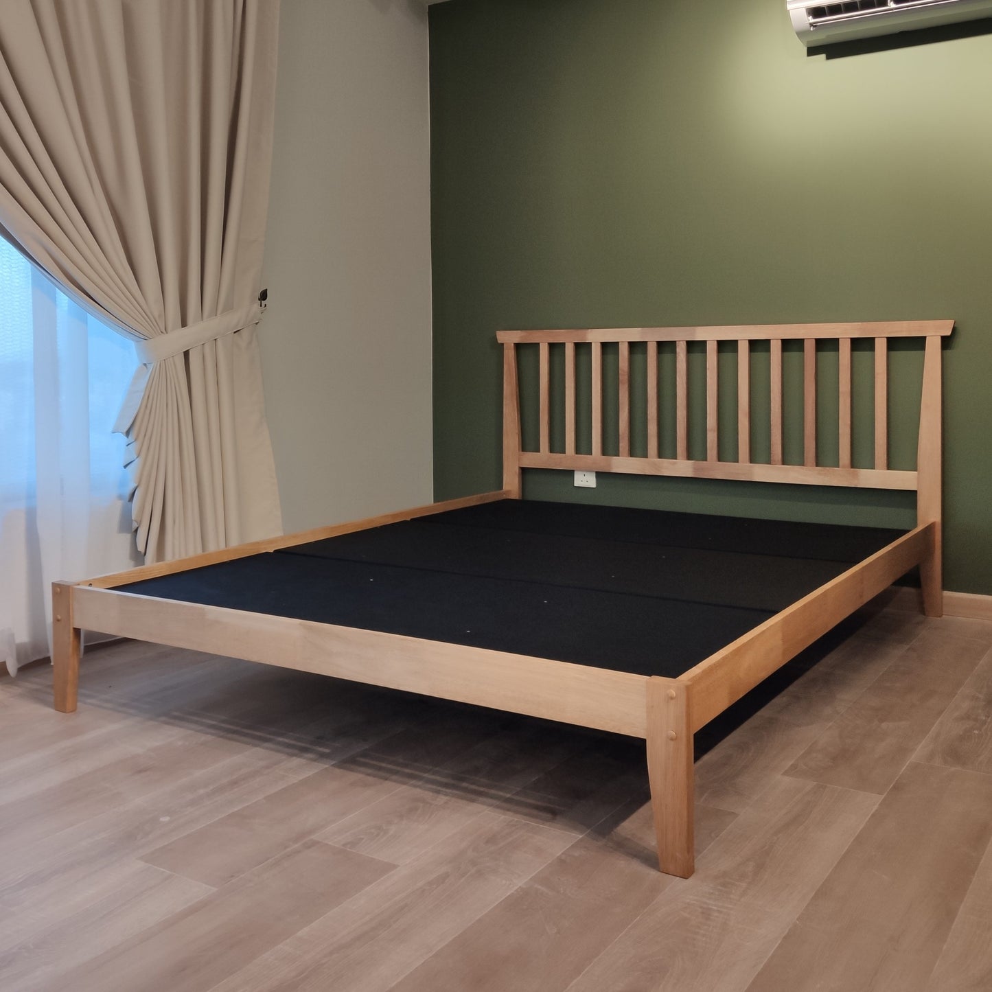 Solid Wood Queen Bed